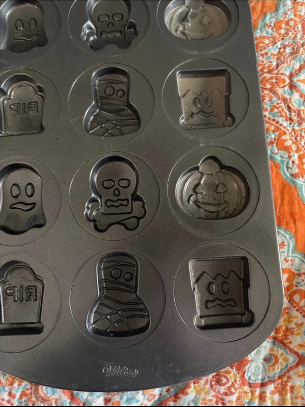 Wilton Halloween Character Muffin Pan